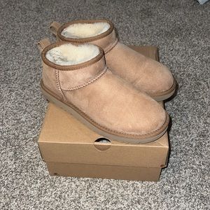 UGG Women’s Classic Ultra Mini Boot